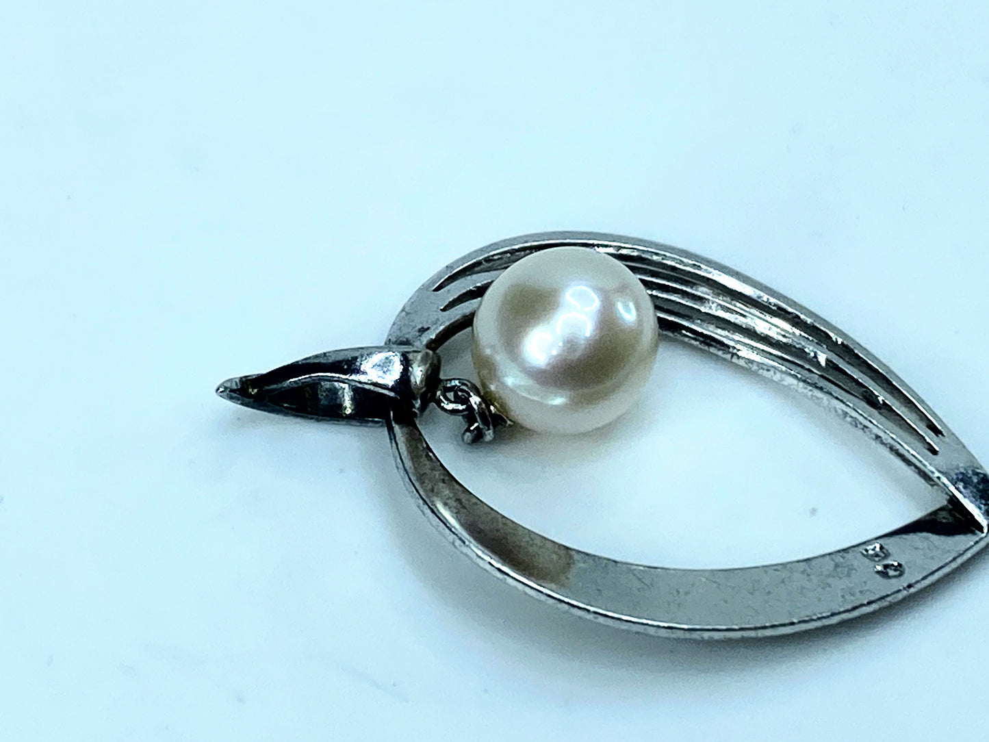 Mikimoto Sterling 8.0mm Dangle Akoya Pearl pendant 3.3g JR9152