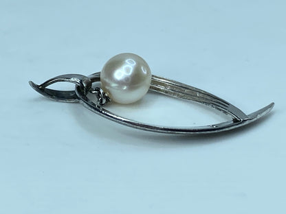 Mikimoto Sterling 8.0mm Dangle Akoya Pearl pendant 3.3g JR9152