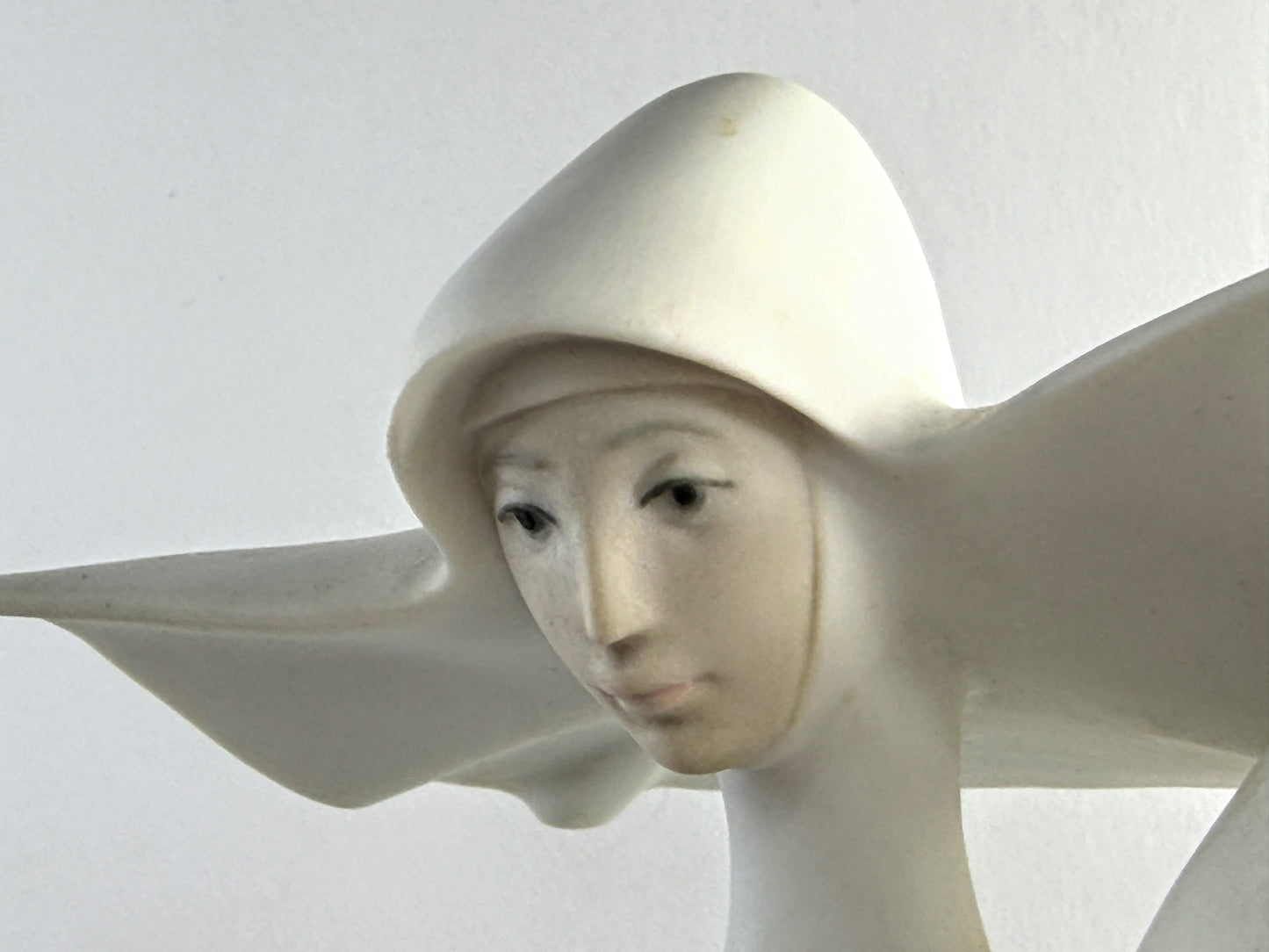 Lladró 4611 Nuns Figurine Light Blue Rosary Porcelain Spain satin finished A908