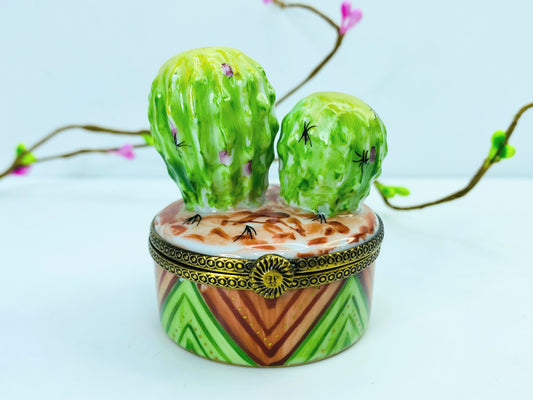 Limoges France Peint Main Cactus hinged trinket box A451