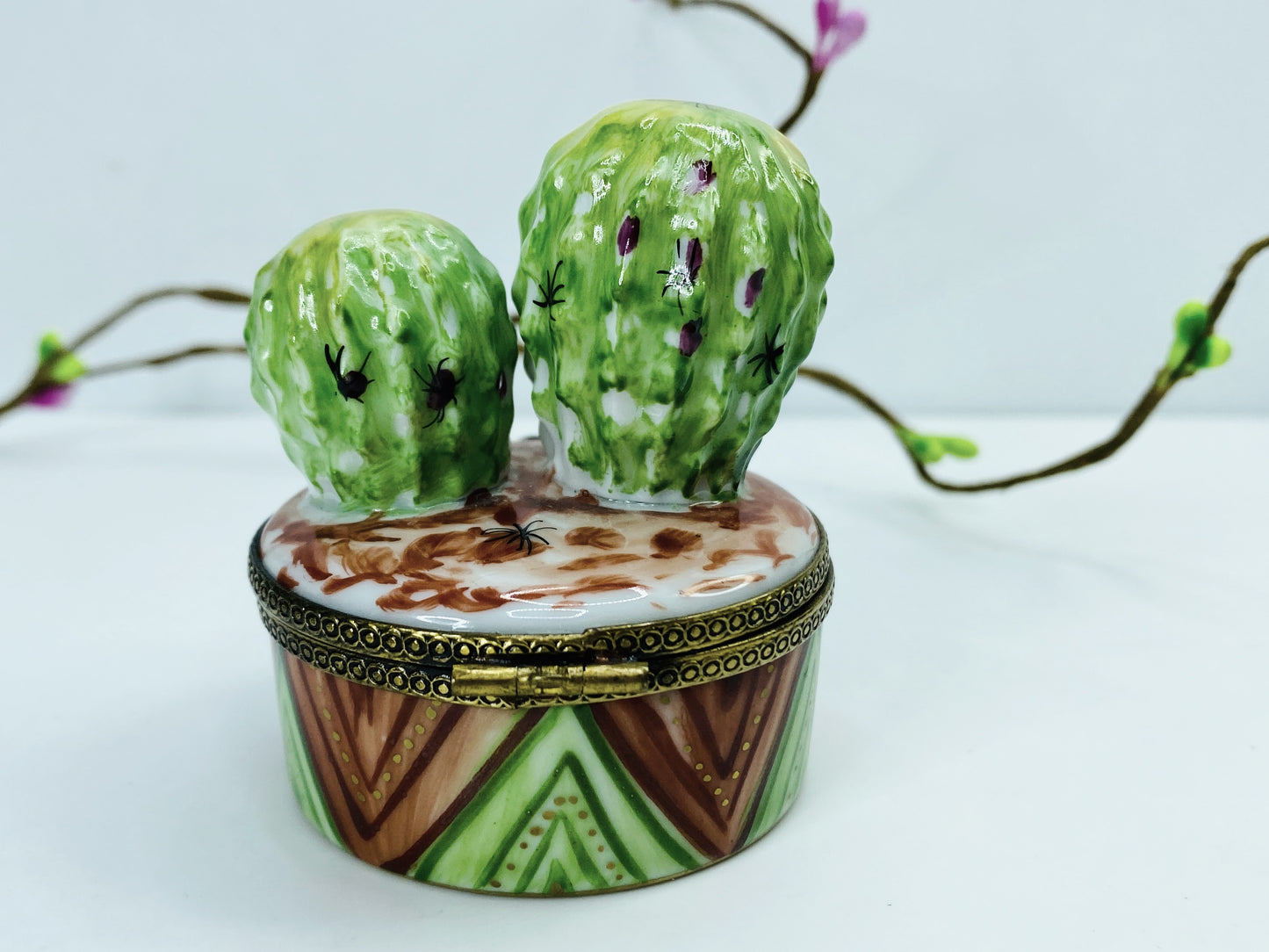 Limoges France Peint Main Cactus hinged trinket box A451