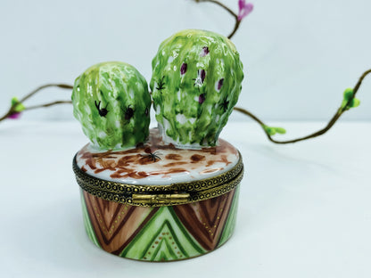 Limoges France Peint Main Cactus hinged trinket box A451