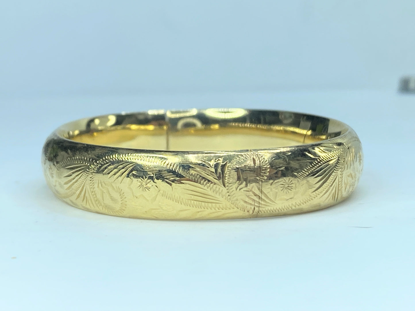 12.0mm 14K hand etched Floral Motif Bangle6.5" 14.6g JR9343