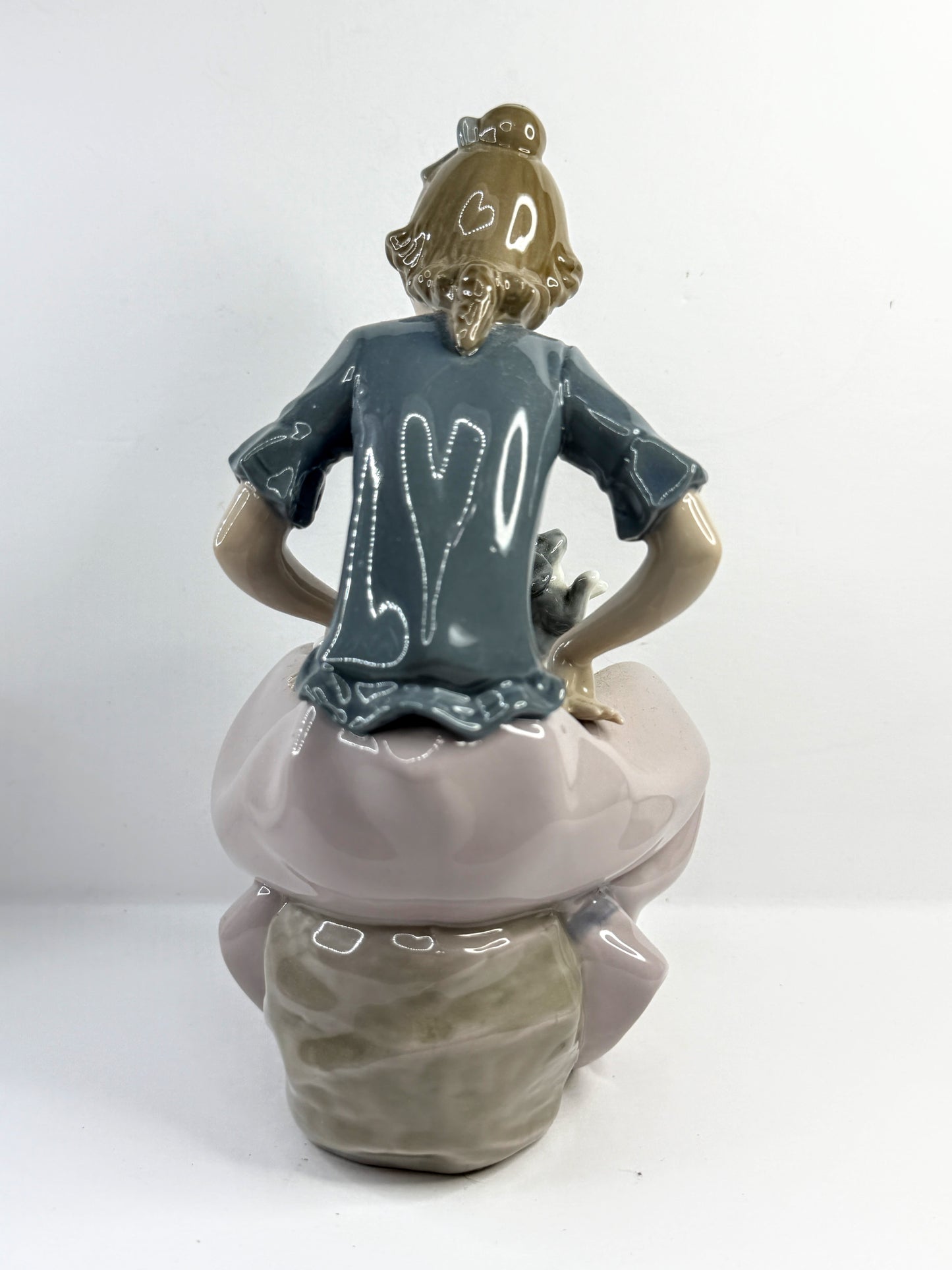 NAO Lladro 1010 Tender Care Girl with Two Puppies Figurine A911