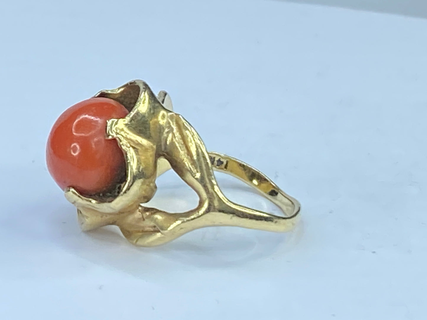 Mid Century 14K gold salmon Coral Foliage open work design ring