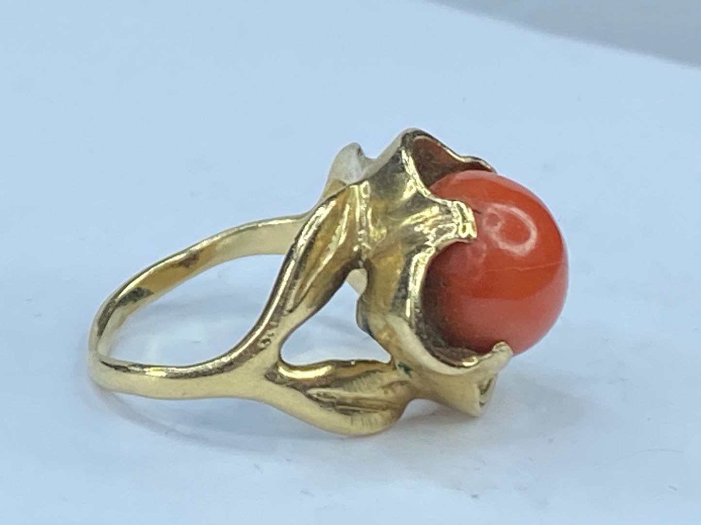 Mid Century 14K gold salmon Coral Foliage open work design ring