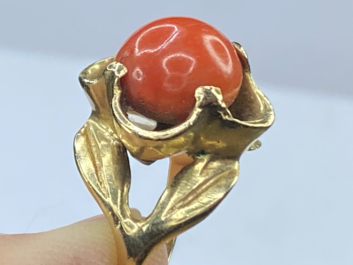 Mid Century 14K gold salmon Coral Foliage open work design ring