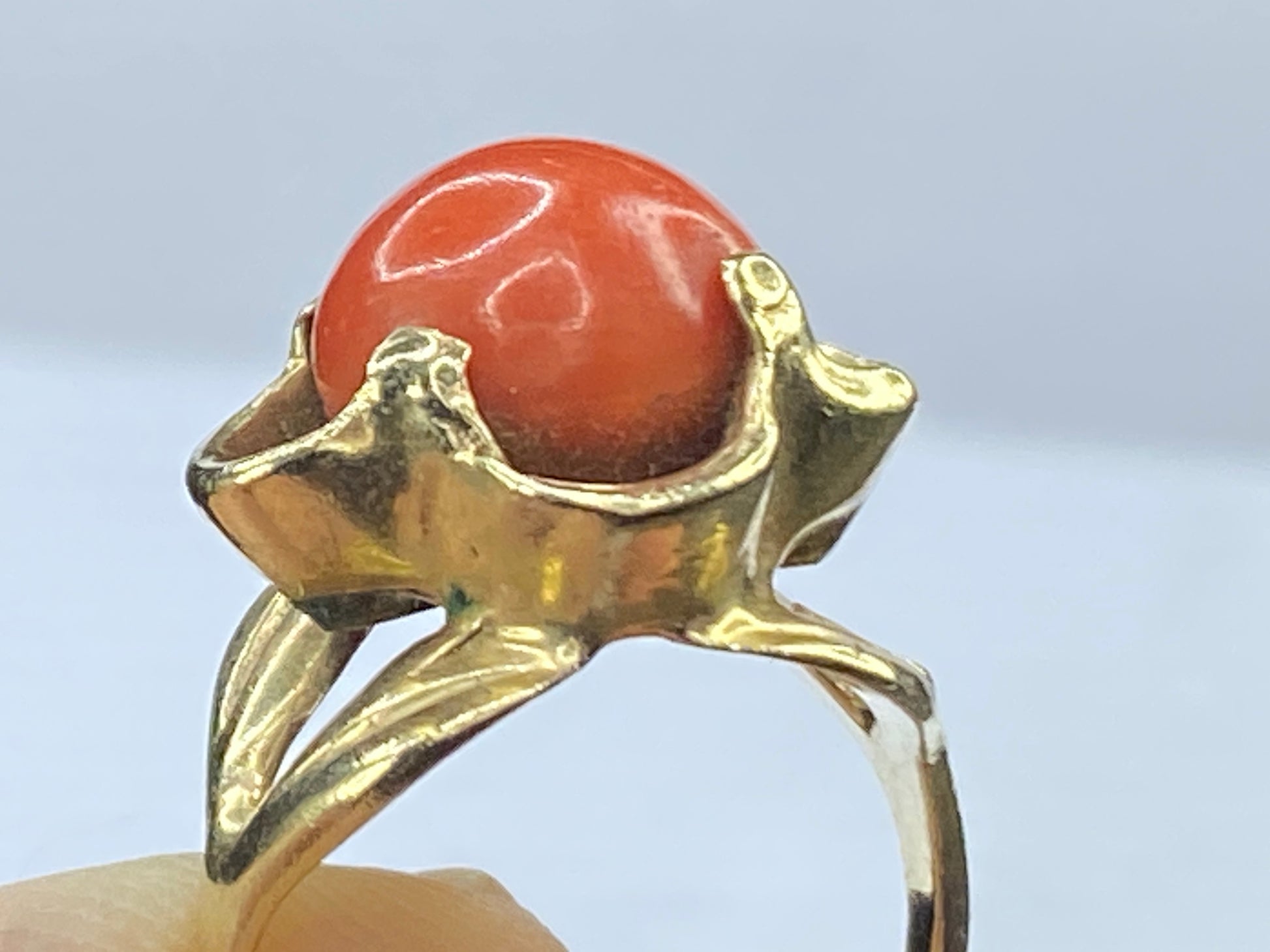 Mid Century 14K gold salmon Coral Foliage open work design ring