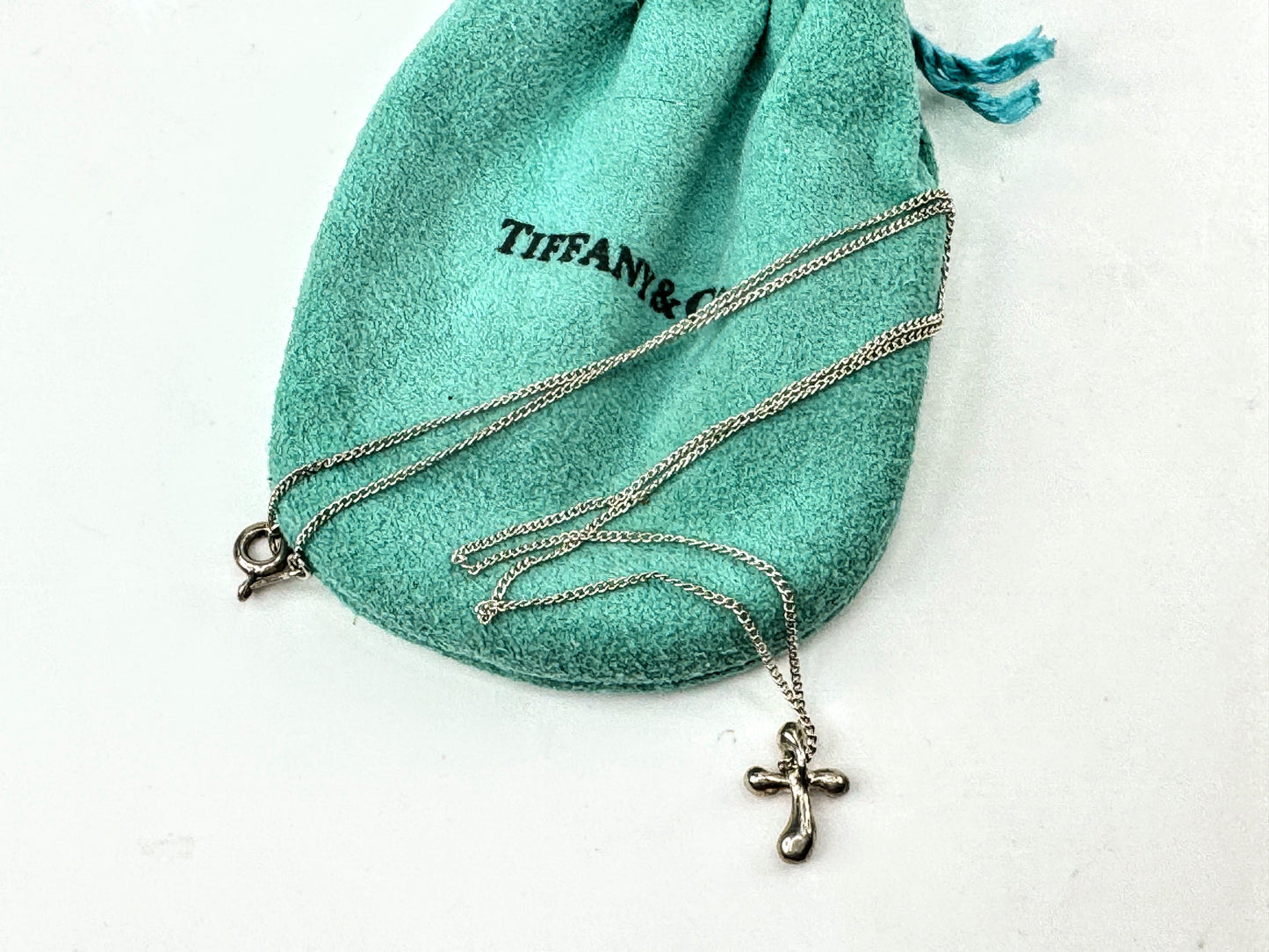 Vintage Tiffany & Co. Sterling Silver Cross Pendant Necklace with Pouch JR1707