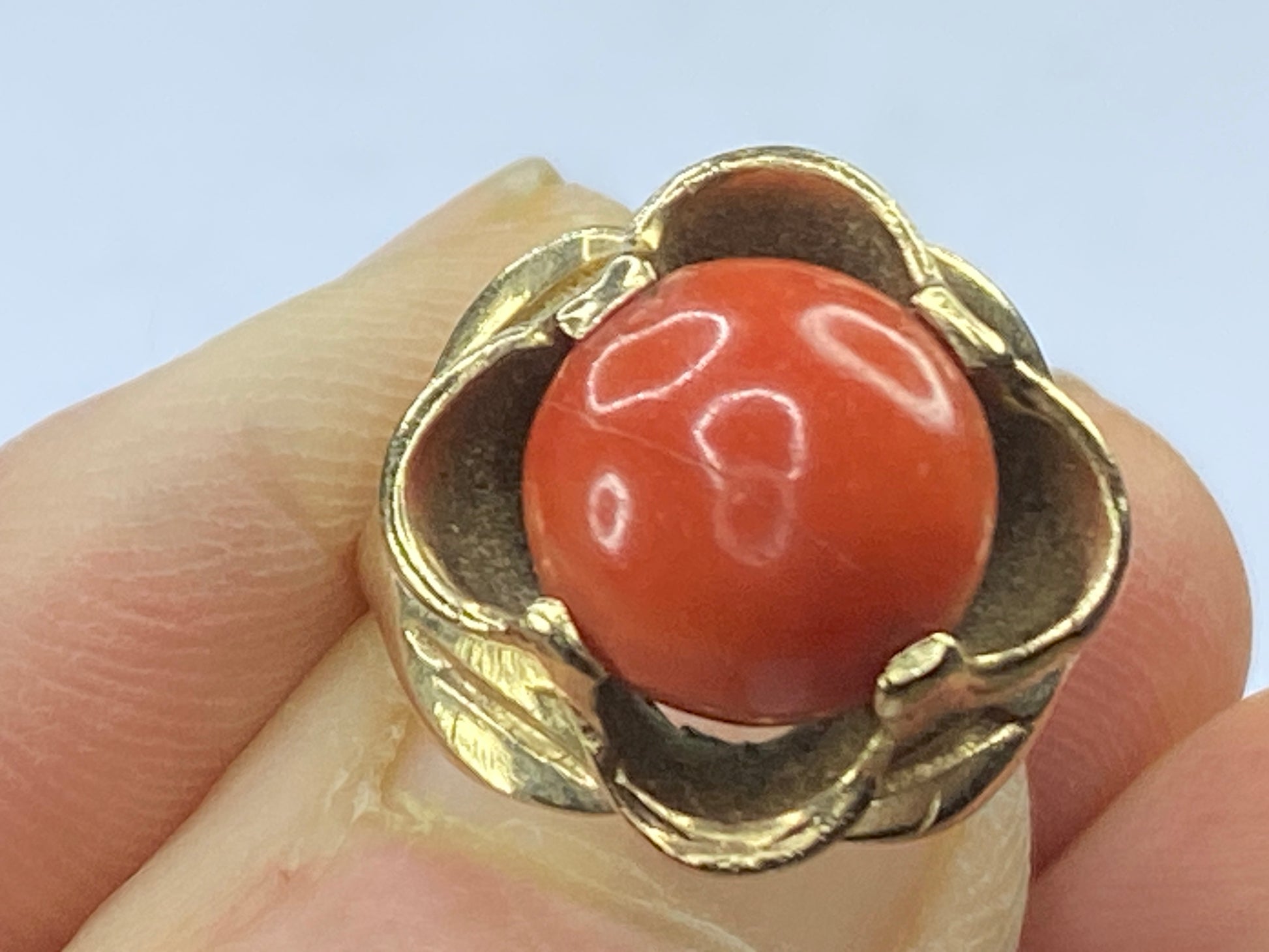 Mid Century 14K gold salmon Coral Foliage open work design ring