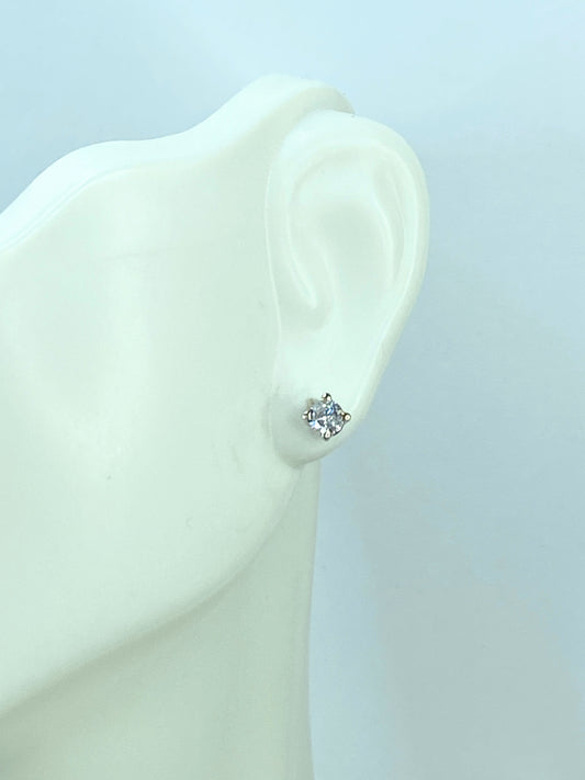 0.3ct Screw Back Diamond Stud Earrings JR9155