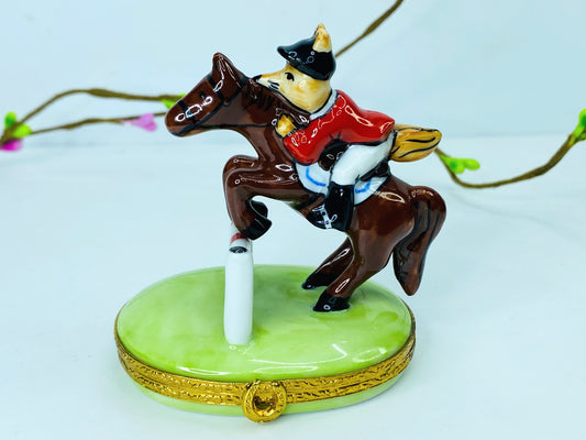 Fox Hunt Limoges Box for Equestrian Collectors by Artoria with box A455