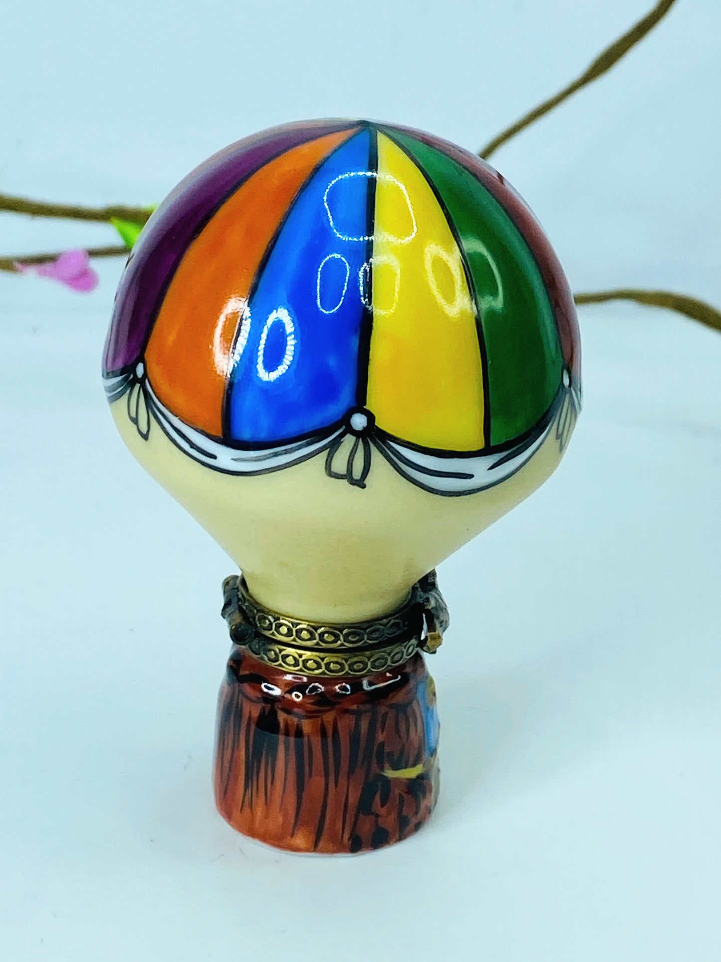 Limoges Chanille numbered Hot Air Balloon Peint Main trinket box A456