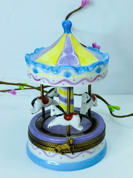 Marque Depose large France Limoges Merry-Go-Round trinket box 4" A457