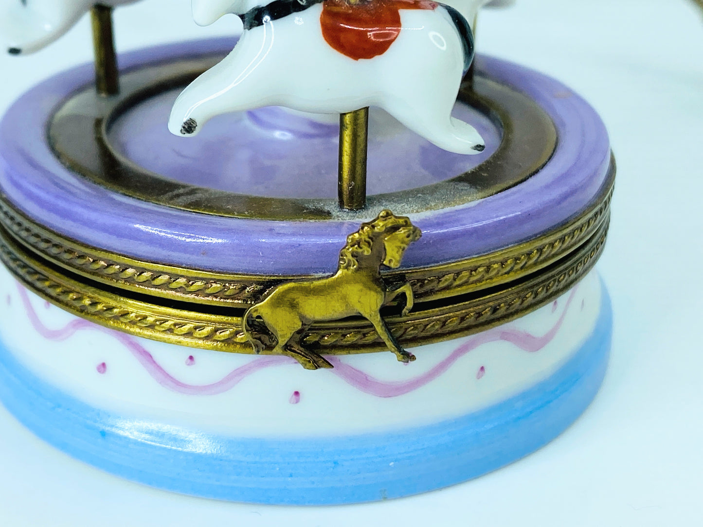Marque Depose large France Limoges Merry-Go-Round trinket box 4" A457