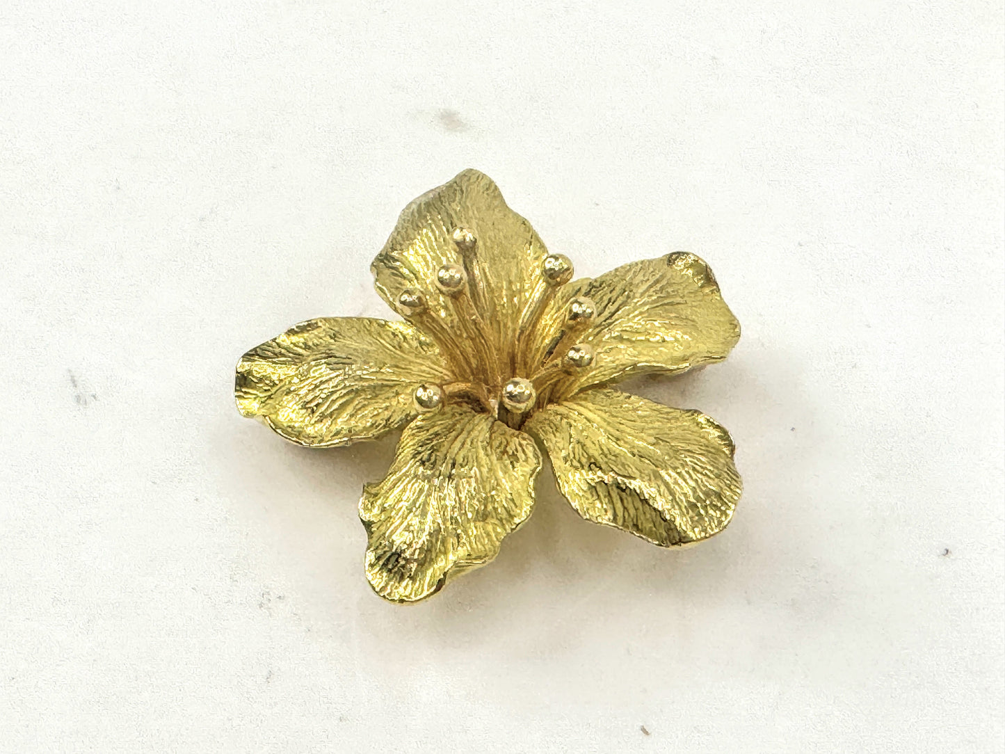 18K Yellow Gold Textured Flower Detailed Brooch Pin 4.5g JR1712