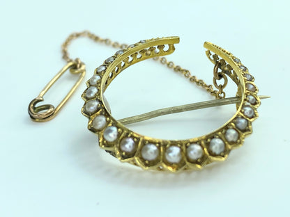 19th Century 18K Gold & Pearl Crescent Moon Brooch safety chain/pin 5.1g JR9961