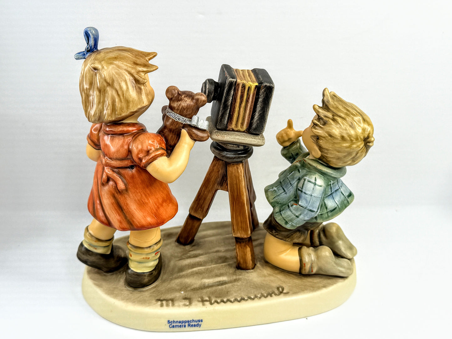Hummel "schnappschüsse" camera ready figurine TMK-8 #2132 A920
