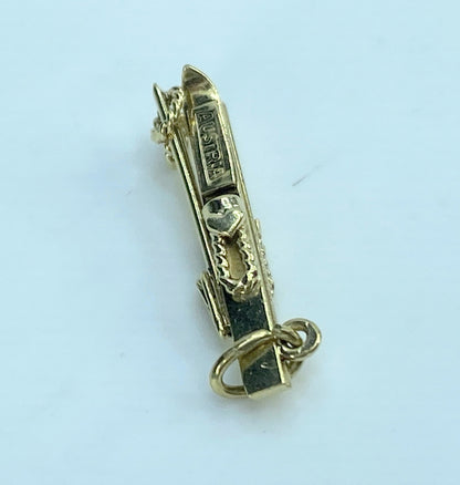 Skis and Poles 14 Karat Gold Vintage Charm Pendant JR9159