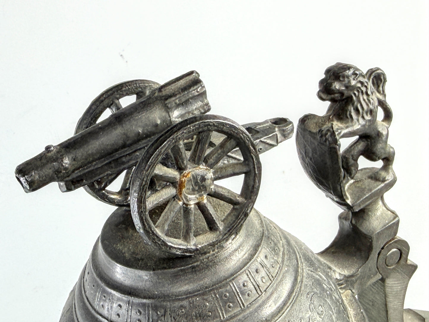 Vintage German Military Beer Stein Munich Artillery Pewter Lid A923