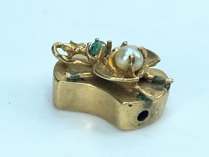 14K yellow gold Flying insect pearl Turquoise sliding charm 4.3g JR9162