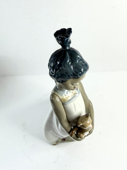 Vintage Lladro Black Legacy “Close to My Heart” Figurine #5601 A926