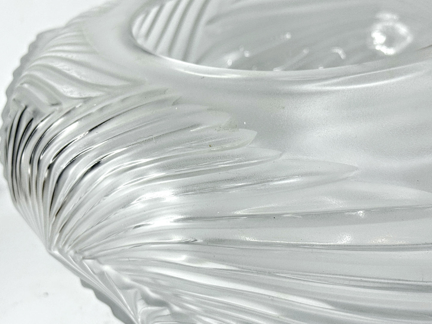 Lalique Crystal Saint Cloud Acanthos Leaves Vase Mint A981