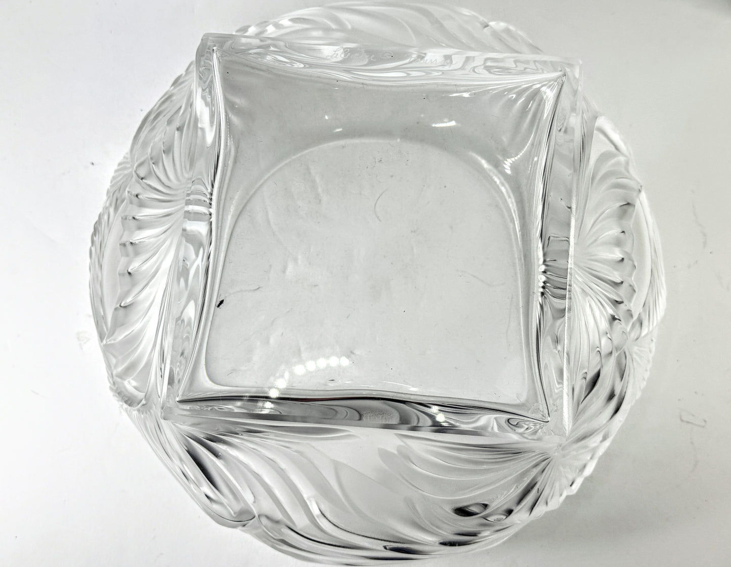 Lalique Crystal Saint Cloud Acanthos Leaves Vase Mint A981