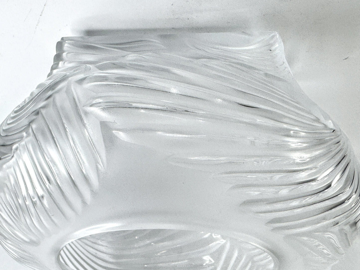 Lalique Crystal Saint Cloud Acanthos Leaves Vase Mint A981