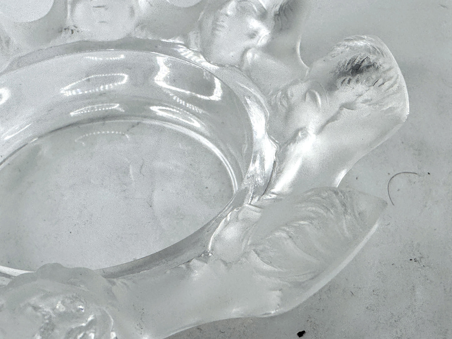Vintage Lalique St Nicholas Frosted Crystal Cherub Faces Ashtray A982