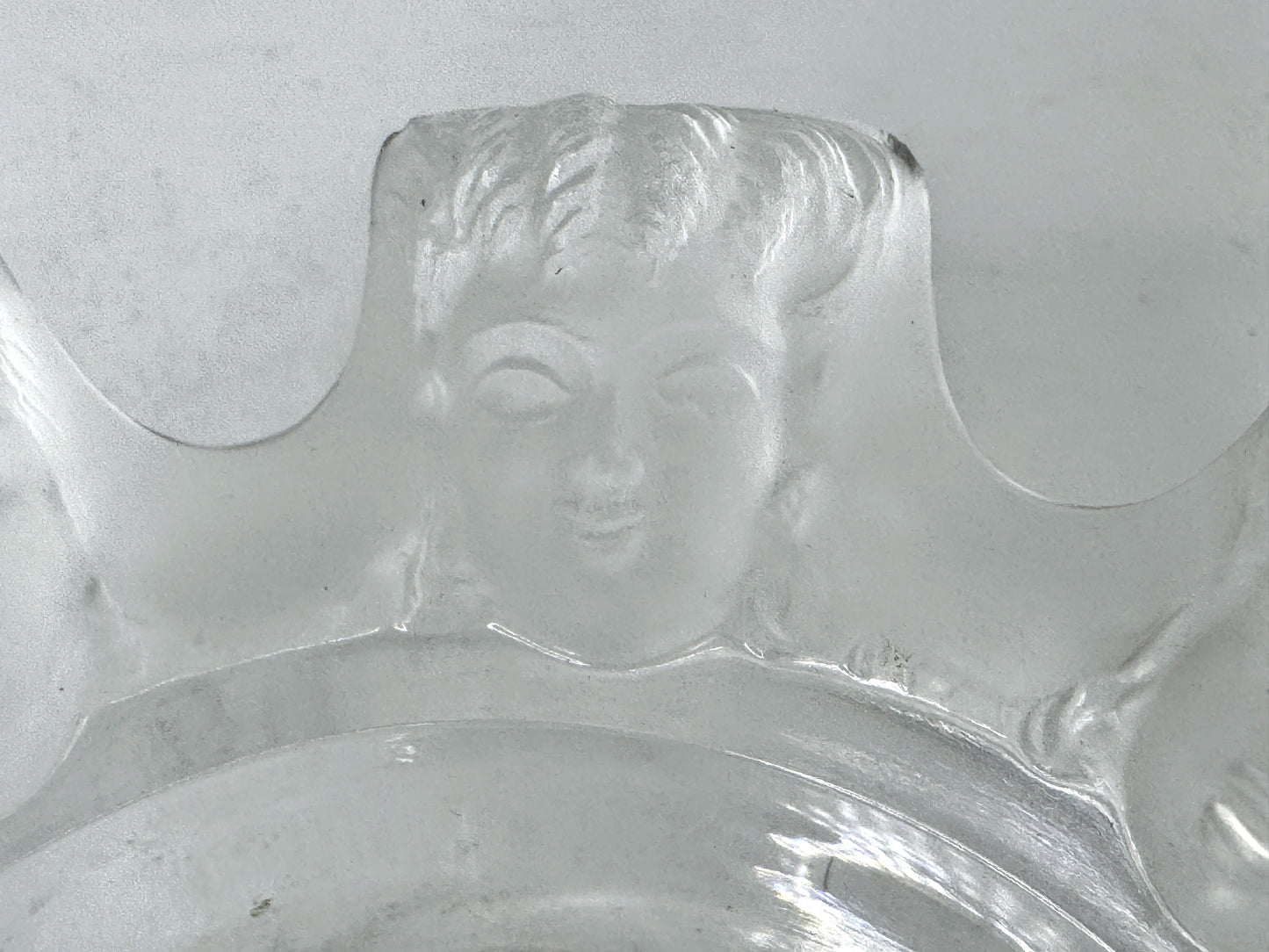 Vintage Lalique St Nicholas Frosted Crystal Cherub Faces Ashtray A982