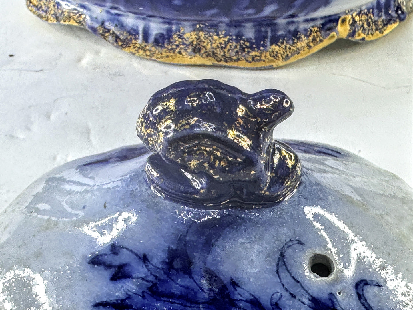 Antique Japanese Nippon Flow Blue Gold Gilt Porcelain Teapot A997