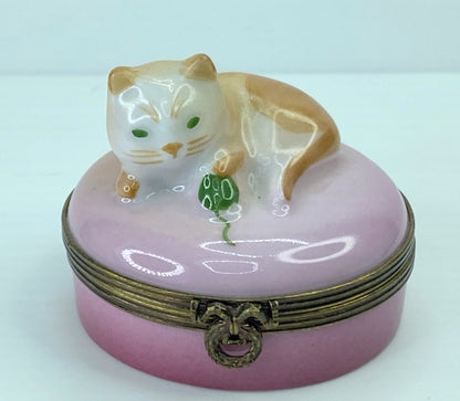 Limoges Castel Cat Trinket Box Peint Main France Vivid Green Eyes  2" A320