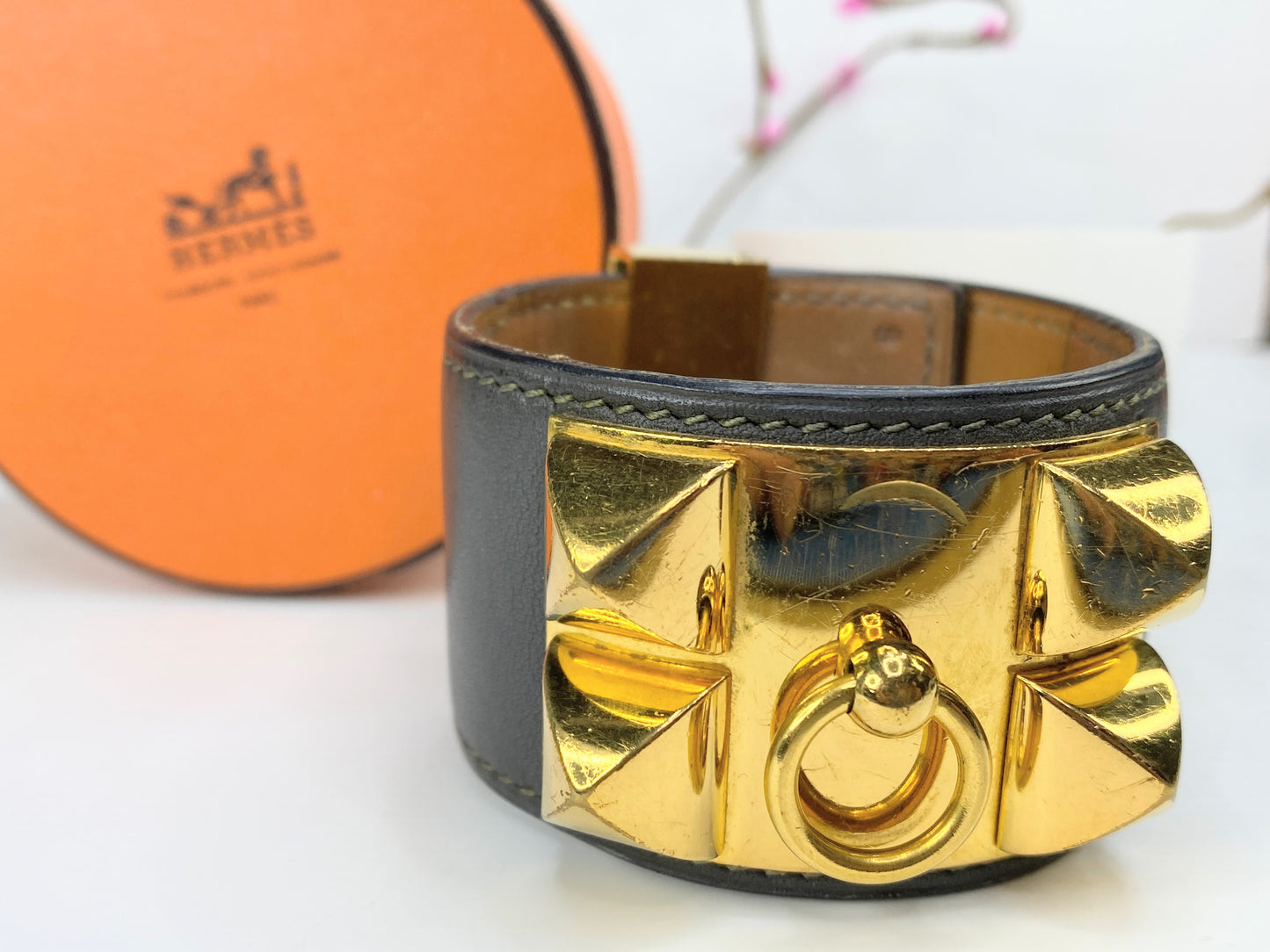 Hermès Vintage Collier de Chien Black Leather Cuff with Gold-Tone Hardware GS714