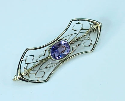 Art Deco 14K oval Amethyst Open work geometric design brooch