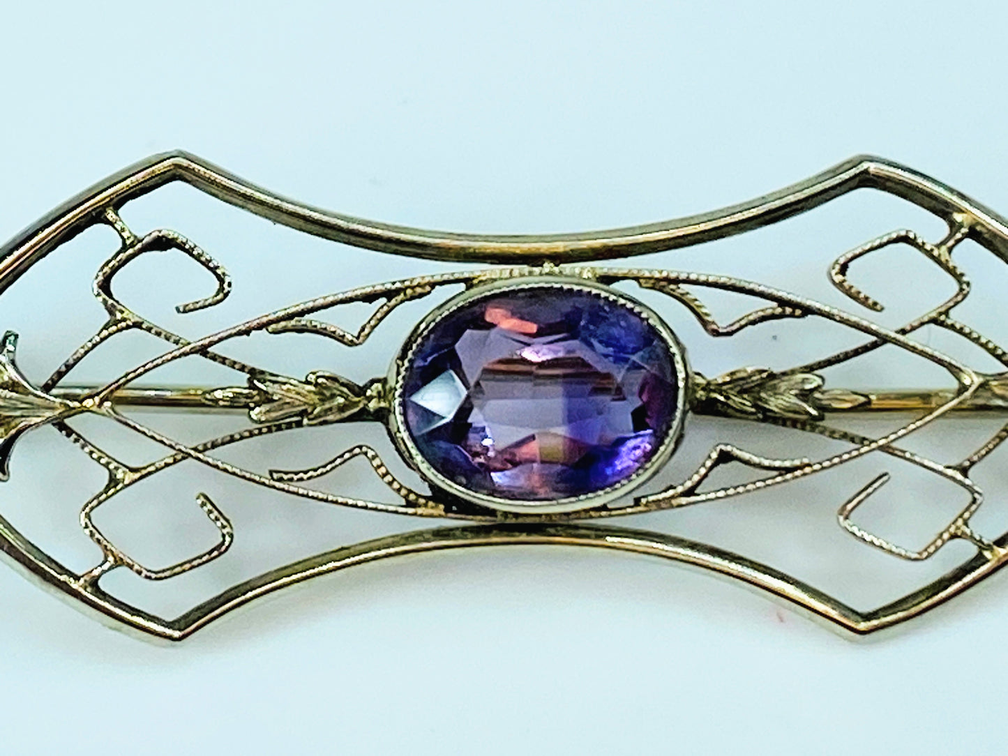 Art Deco 14K oval Amethyst Open work geometric design brooch