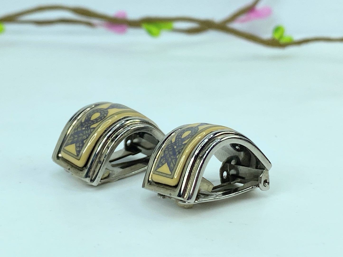 Vintage HERMES Hermes enamel earrings in metal, silver for women  GS658