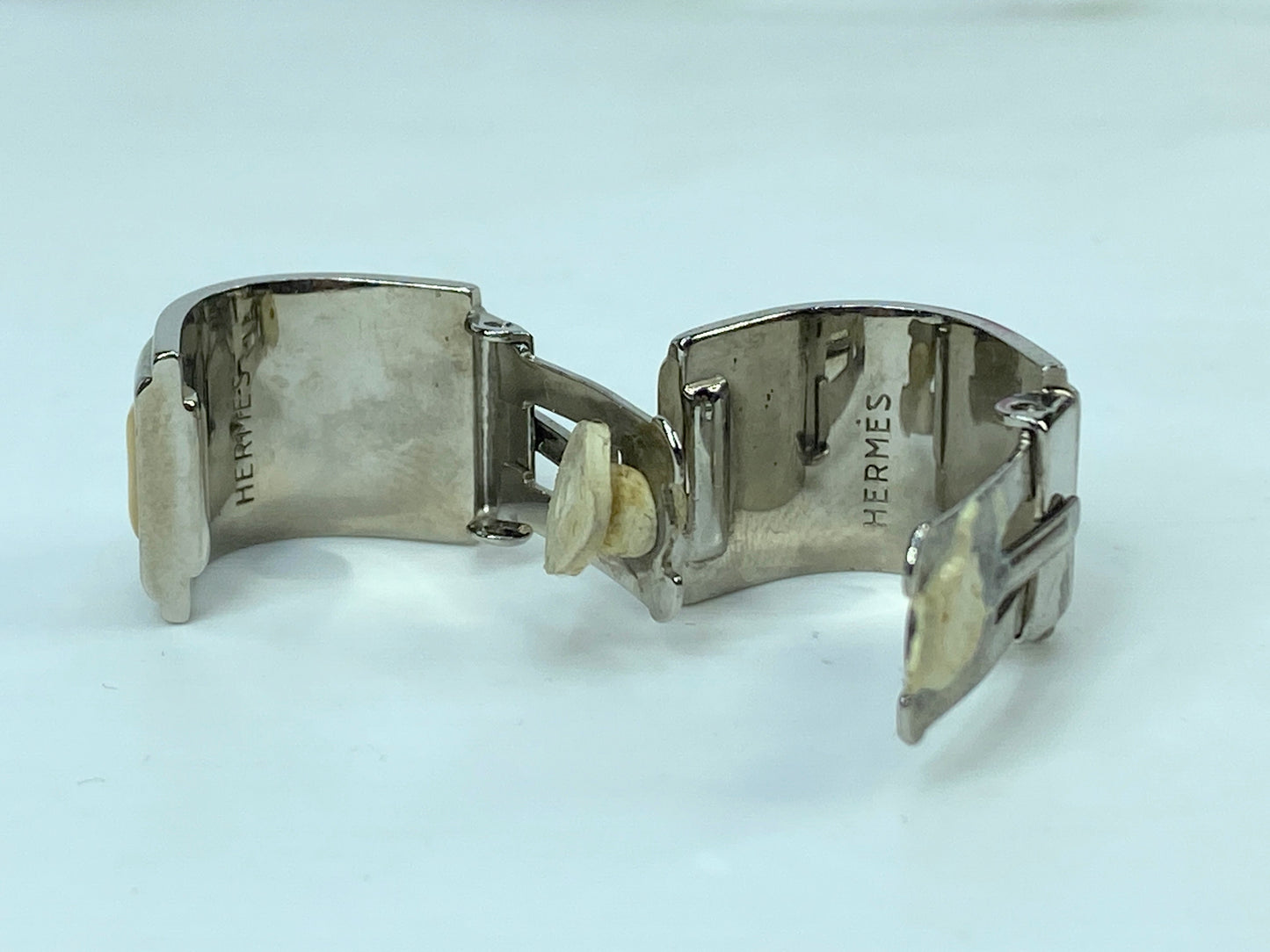 Vintage HERMES Hermes enamel earrings in metal, silver for women  GS658