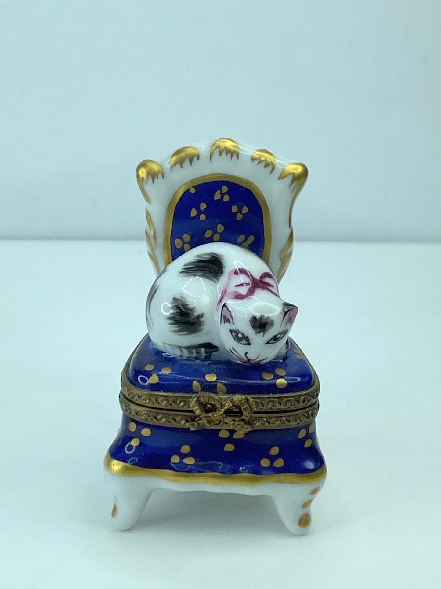 Marque Deposee Limoges France Cat Napping on Blue Chair Trinket Box 2 3/8" A321