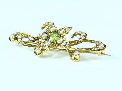 Antique 15ct Edwardian Seed Pearl & Peridot scroll floral Brooch 5.3g 1 7/8" JR9994