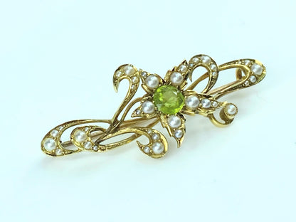 Antique 15ct Edwardian Seed Pearl & Peridot scroll floral Brooch 5.3g 1 7/8" JR9994