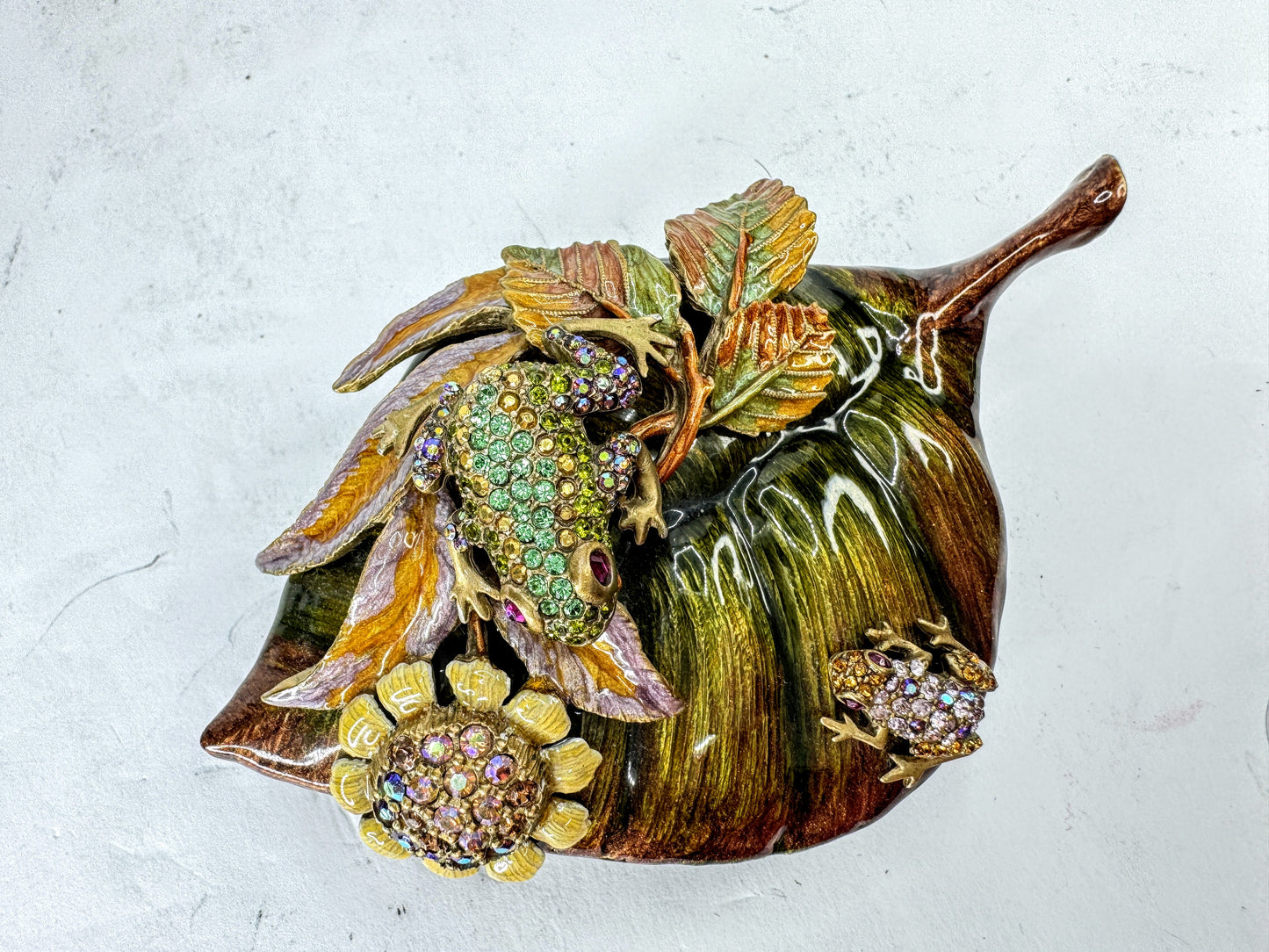 Jay Strongwater Swarovski Crystal Jeweled Frog Leaf Enamel Trinket Box SS385