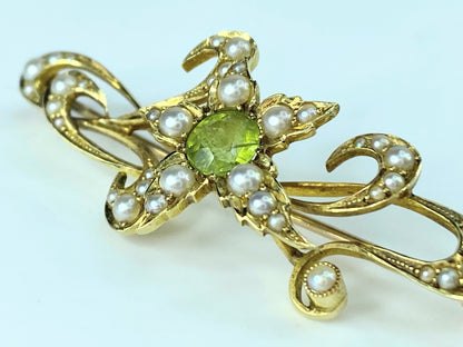 Antique 15ct Edwardian Seed Pearl & Peridot scroll floral Brooch 5.3g 1 7/8" JR9994