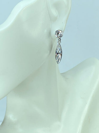 Vintage Swarovski marquise Rhinestone silver tone earrings GS661