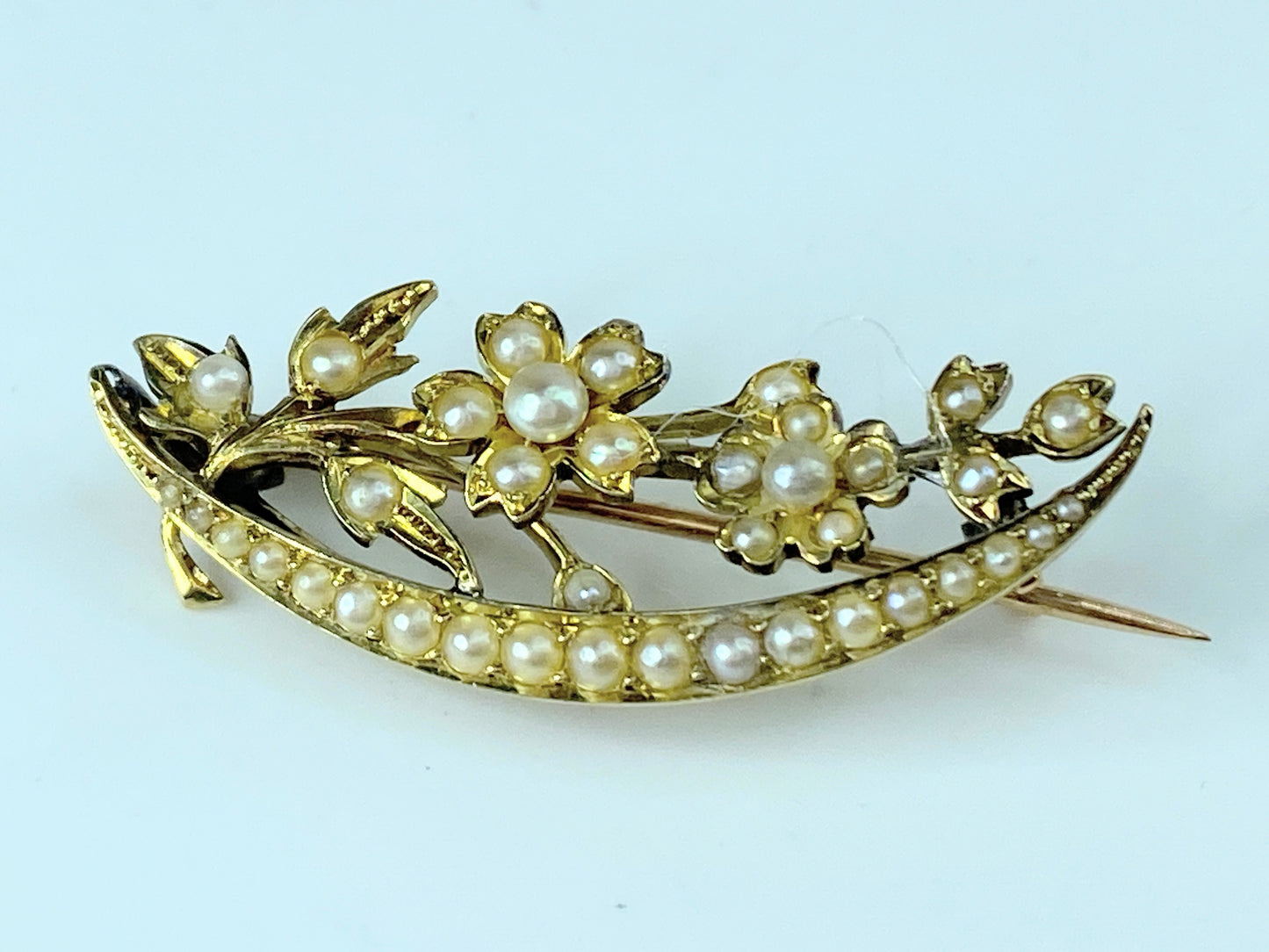 Early 20th Century 15K Split Pearl Floral crescent brooch 5.7g 1 1/2" JR9995