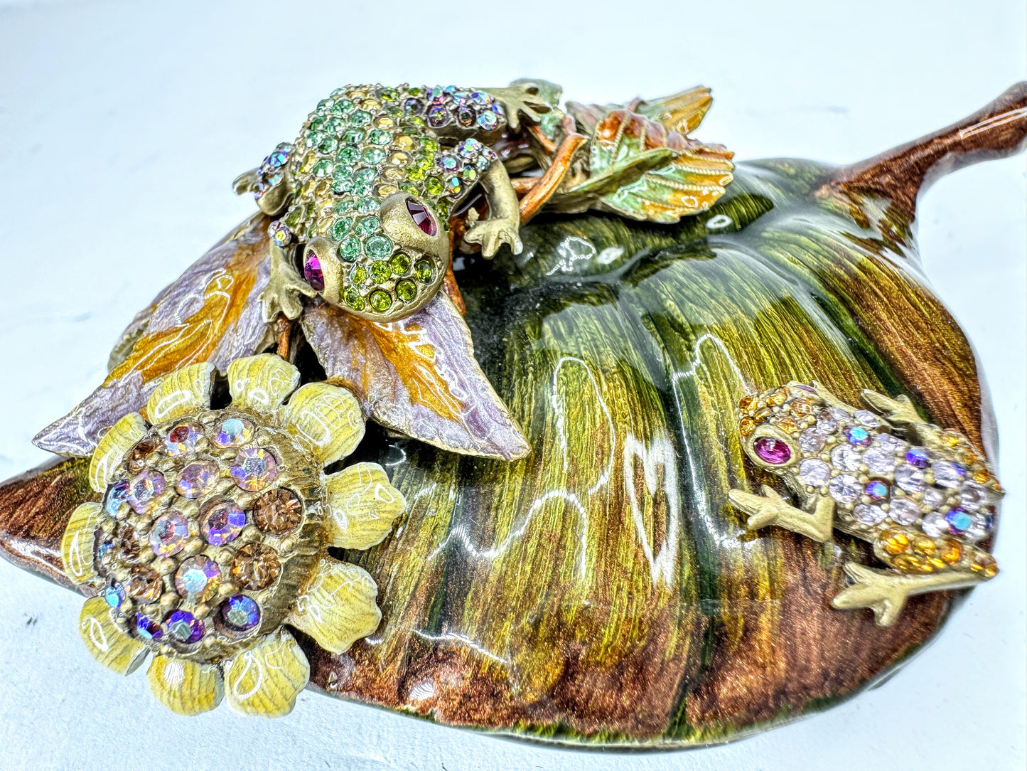 Jay Strongwater Swarovski Crystal Jeweled Frog Leaf Enamel Trinket Box SS385