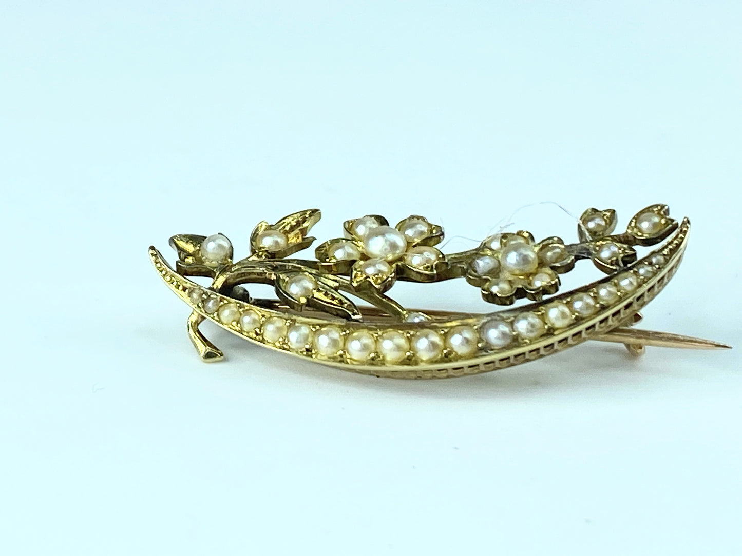 Early 20th Century 15K Split Pearl Floral crescent brooch 5.7g 1 1/2" JR9995