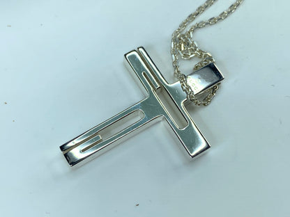 Vintage GUCCI sterling silver cut-out Cross pendant necklace 19" 11.4g Bag GS662