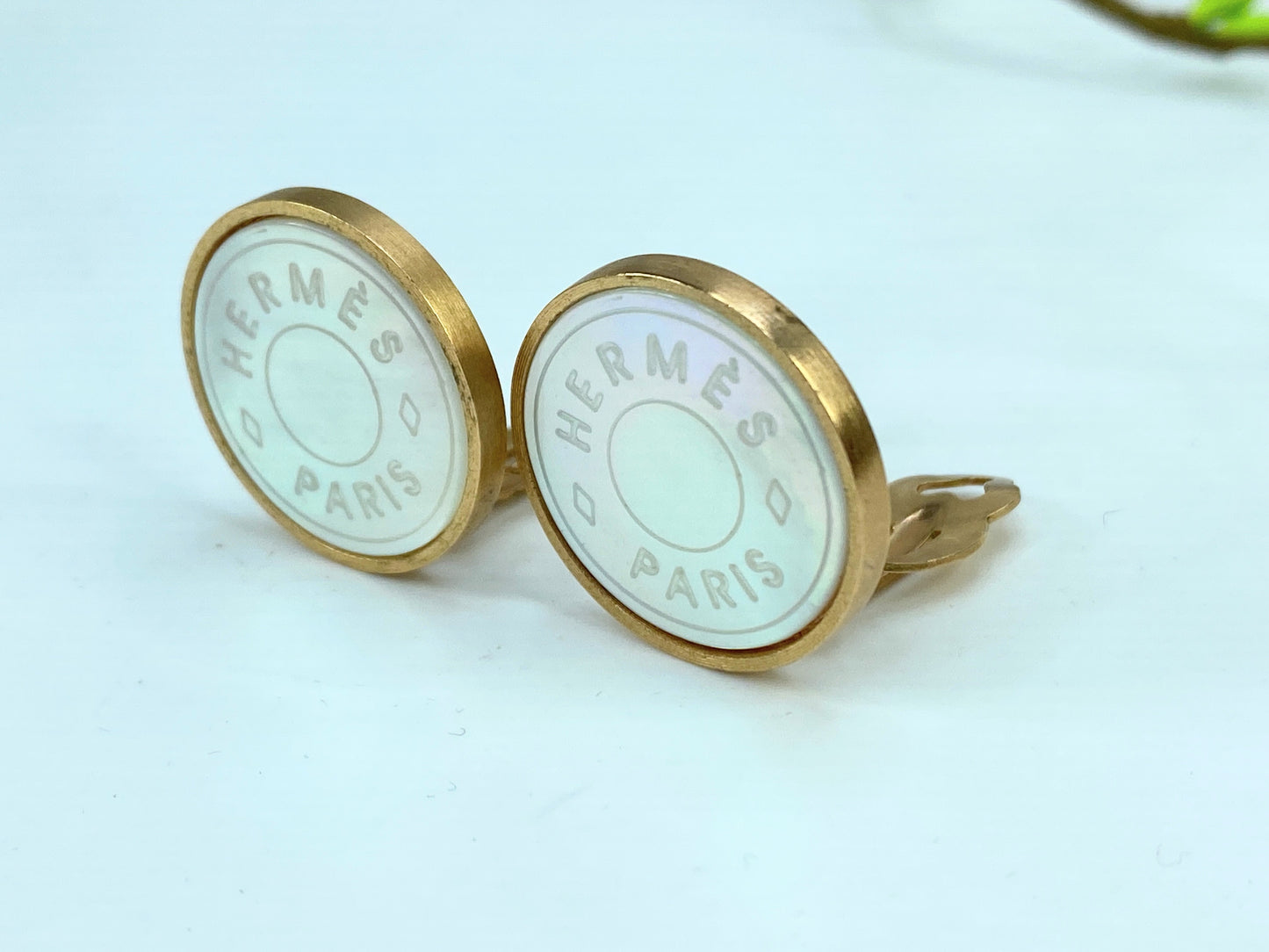 Vintage Hermes Clou de Selle Mother of Pearl Clip-on Earrings in box GS664