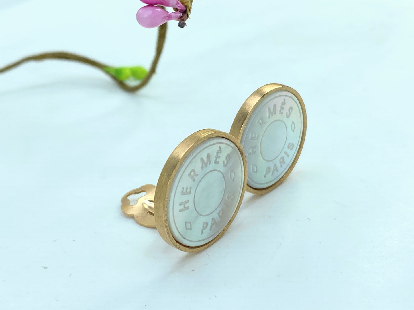 Vintage Hermes Clou de Selle Mother of Pearl Clip-on Earrings in box GS664